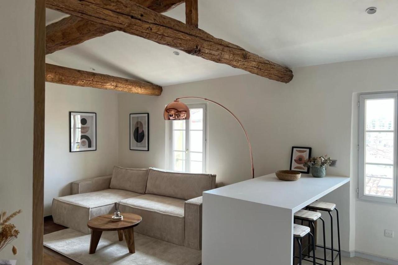 Apartment With Mediterranean Charm In The Heart Of The Provencal Market Antibes Exterior photo